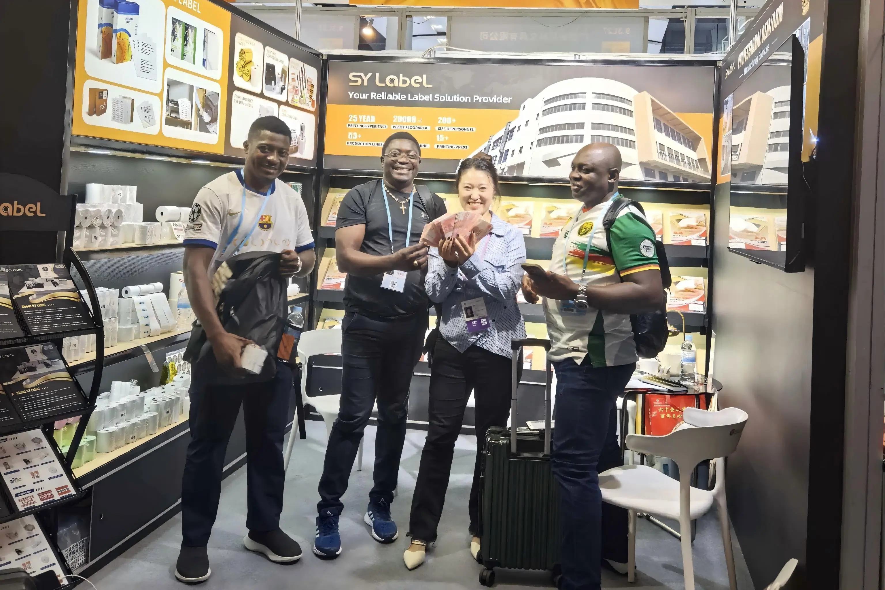 SY Label's Stunning Debut at Canton Fair: On-the-Spot Orders on Day One, Quality Wins Acclaim